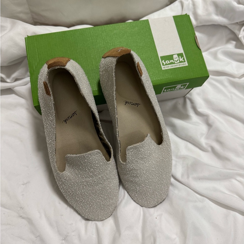 Sanuk Piper Natural Loafers - Cream Off-White Slip-On Shoes - Size 8